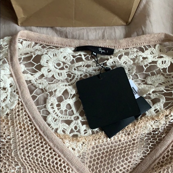 Beautiful crochet RYU cardigan - Picture 2 of 4